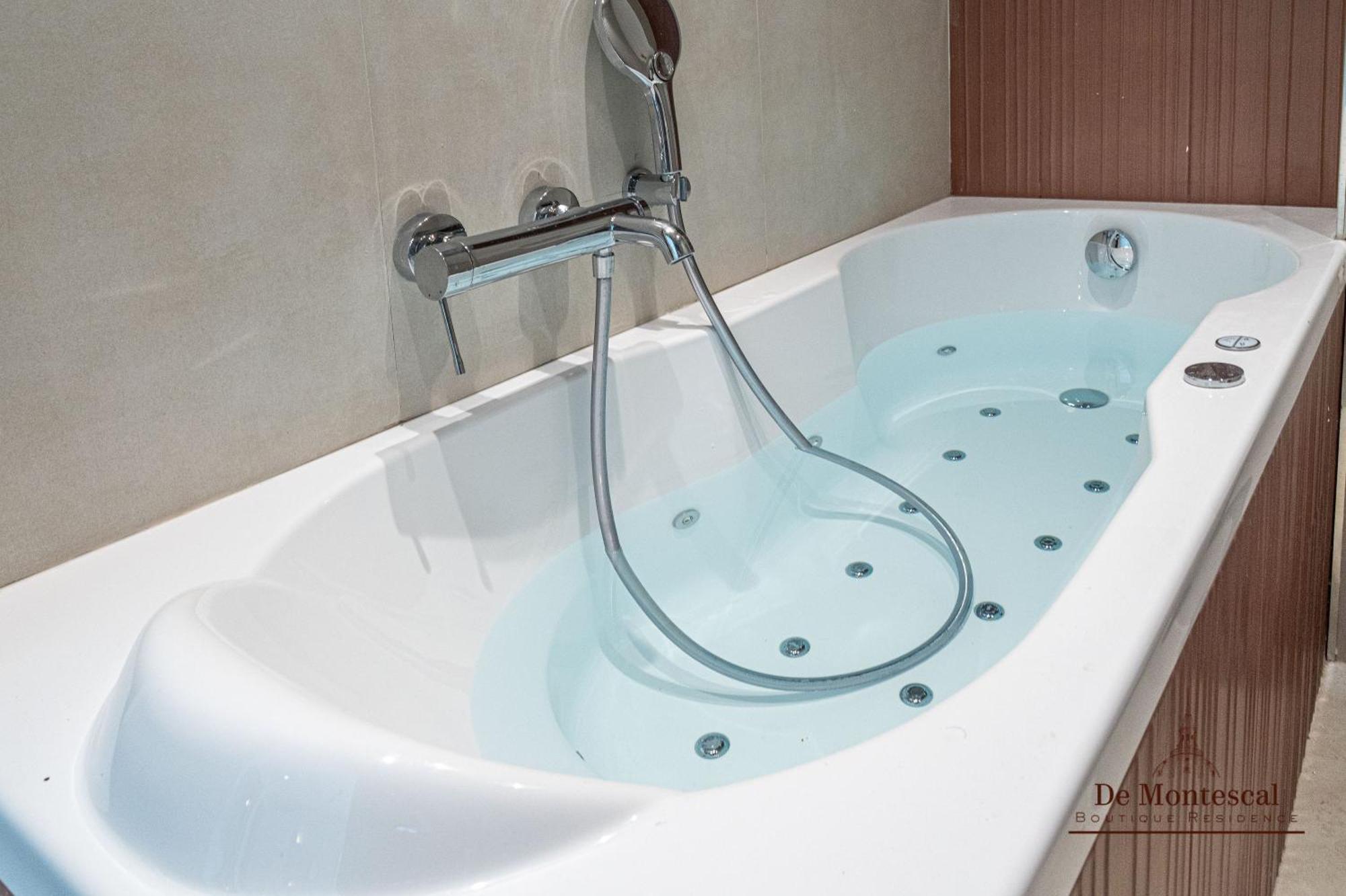 De Montescal - Hot Tub And Ac Cosy Apartment A Prime Location 40M2 巴黎 外观 照片