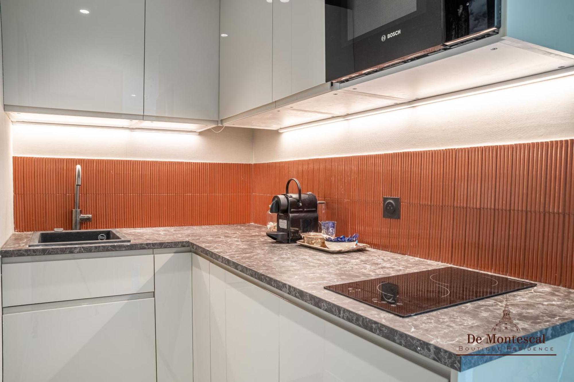 De Montescal - Hot Tub And Ac Cosy Apartment A Prime Location 40M2 巴黎 外观 照片