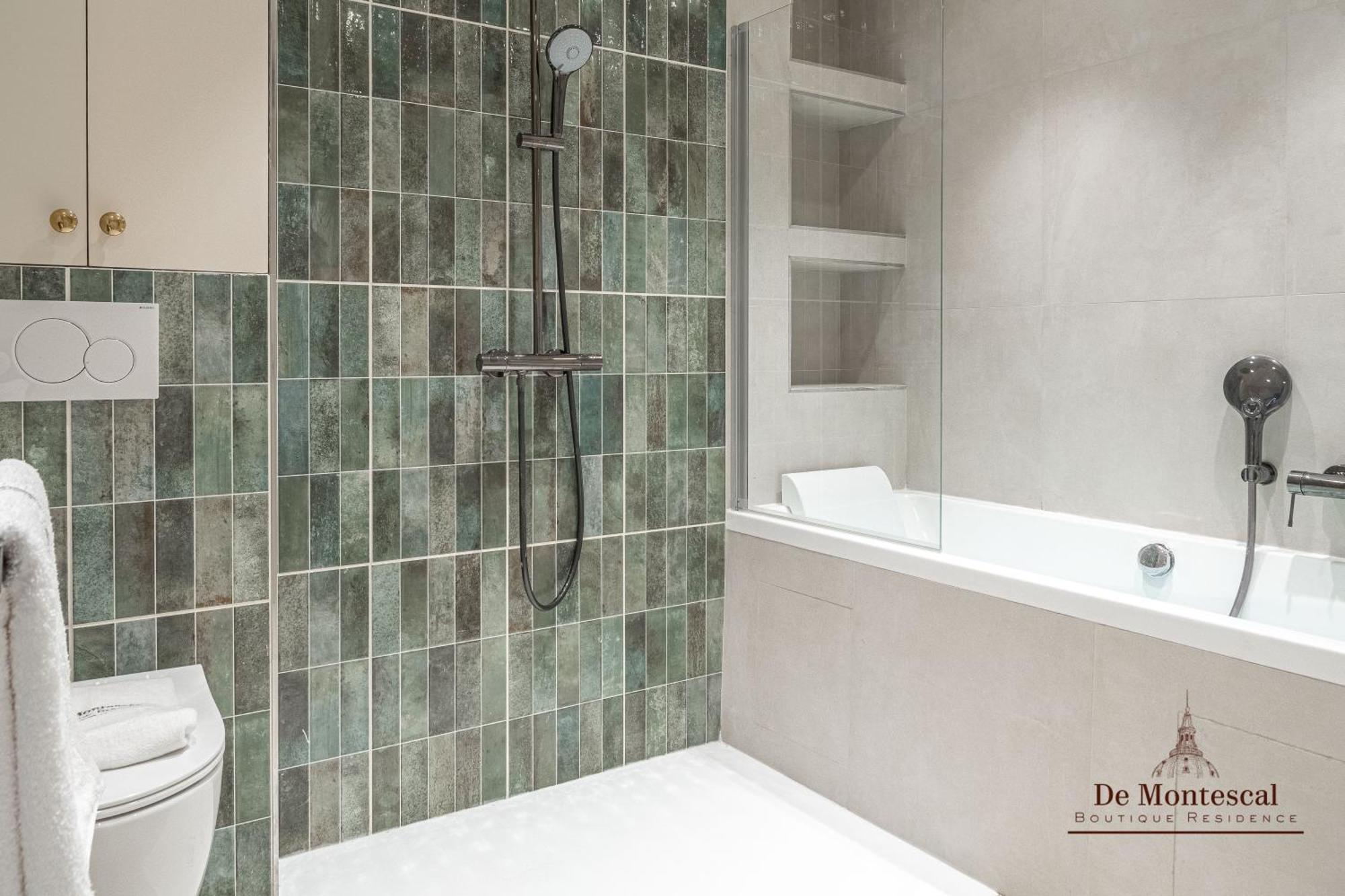 De Montescal - Hot Tub And Ac Cosy Apartment A Prime Location 40M2 巴黎 外观 照片