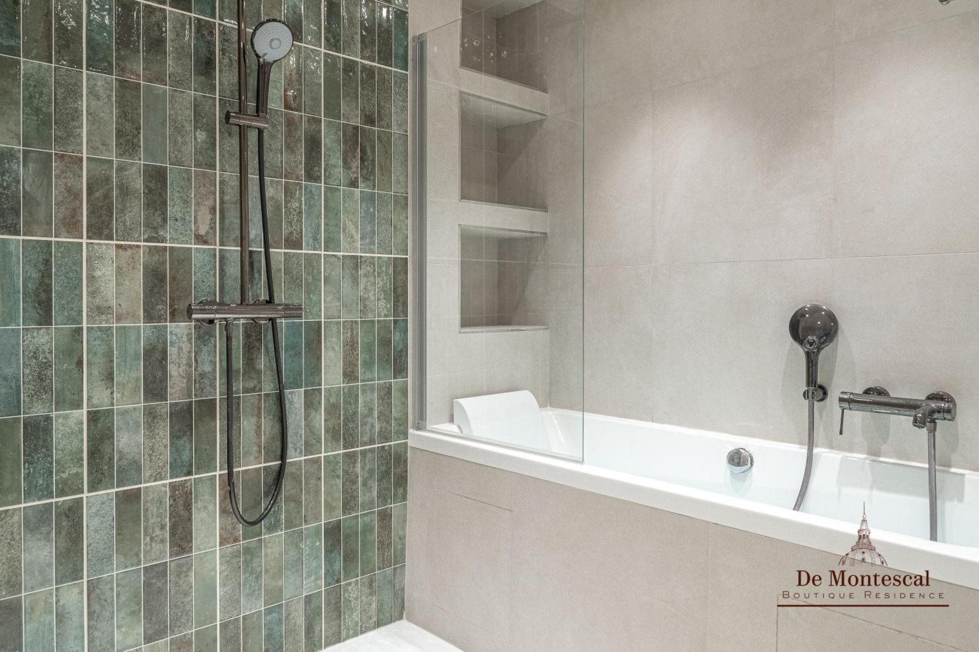 De Montescal - Hot Tub And Ac Cosy Apartment A Prime Location 40M2 巴黎 外观 照片